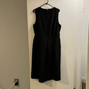 BloomChic Classic Black Midi Dress